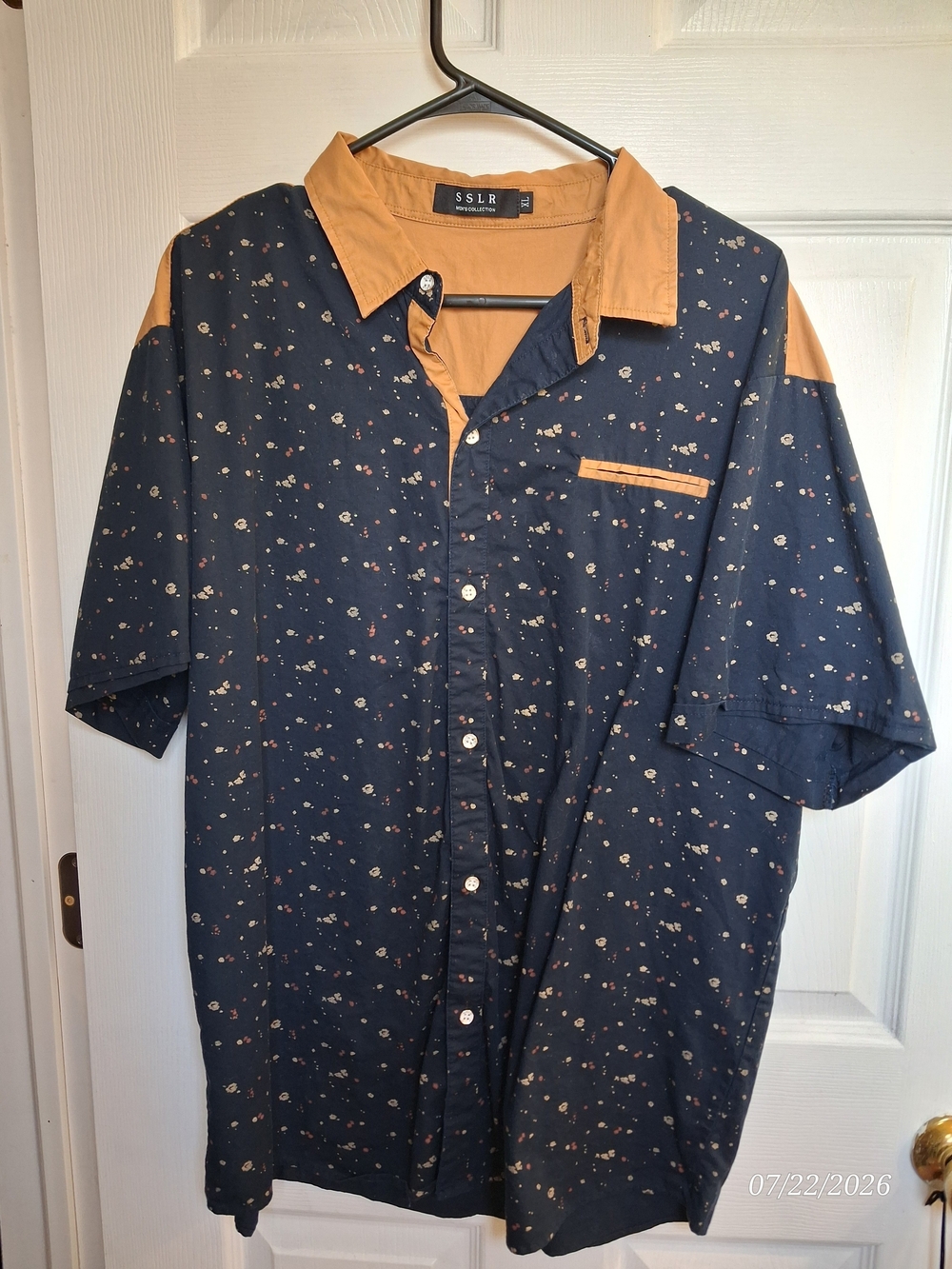 ​🏷️ ​SSLR Men’s XL Floral Paint Splatter Short Sleeve Button Down Shirt N